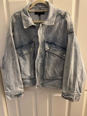 NEON BLONDE Light Wash Denim Jean Jacket